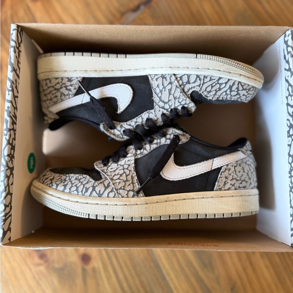 Jordan Kids Sneakers in Black and White